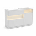 Bancone reception in MDF bianco con illuminazione a LED